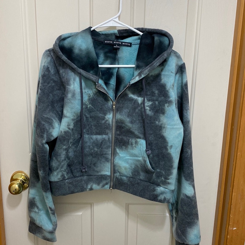 NWOT dollz kill crop tie dye hoodie